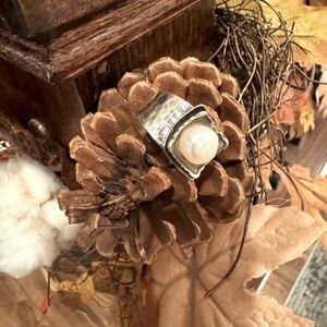 Silpada hammered SS pearl ring